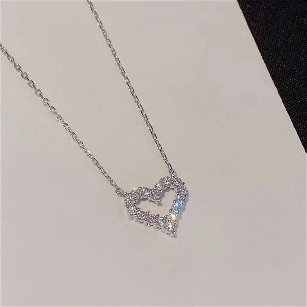 Collar con colgante de corazón de circonita