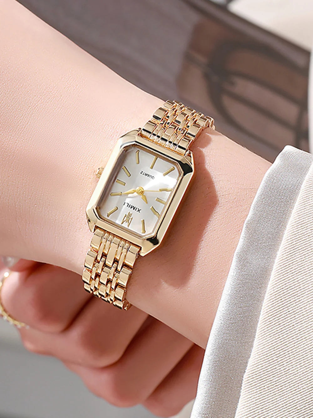 Reloj cuadrado con pulsera de aleación de oro